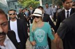 Paris Hilton arrives at Mumbai airport on 3rd Dec 2012 (39).JPG